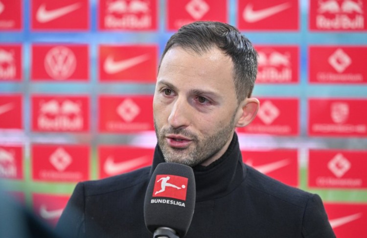 包含关键时刻深圳男篮备战德甲，强势反弹细节曝光，悬念犹存，细节决定成败的词条